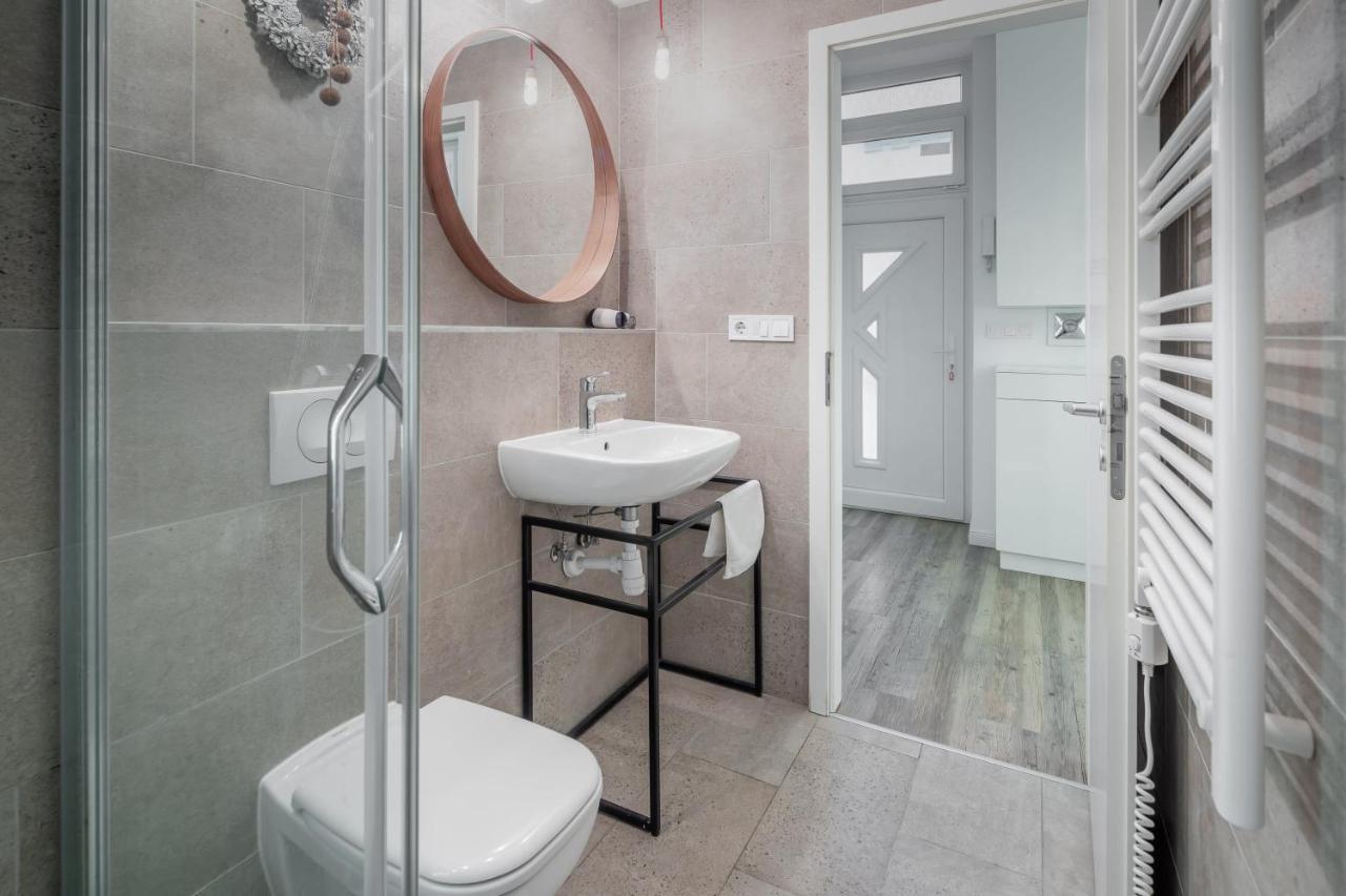Extra Central Modern Studio Budapest Bagian luar foto