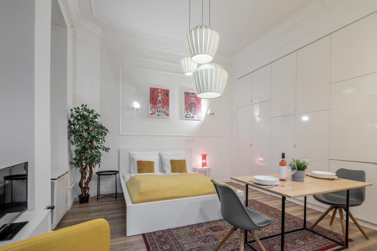 Extra Central Modern Studio Budapest Bagian luar foto