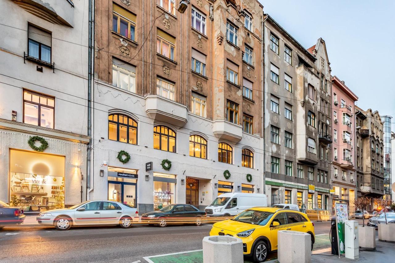 Extra Central Modern Studio Budapest Bagian luar foto