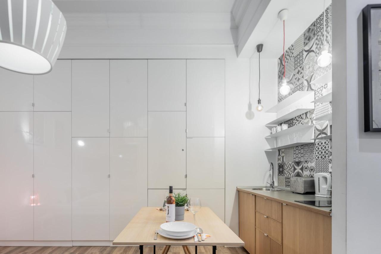 Extra Central Modern Studio Budapest Bagian luar foto